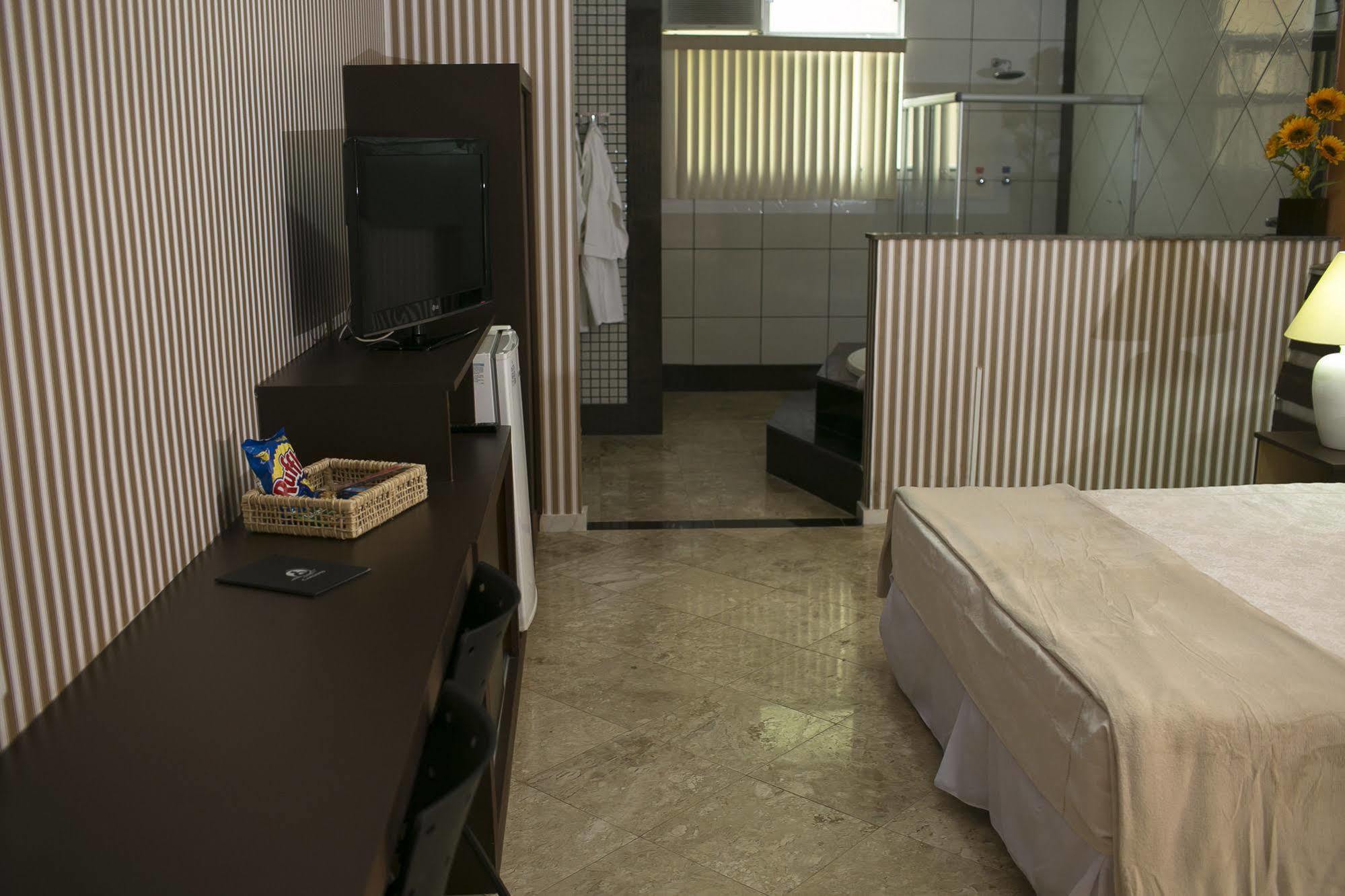 Hotel Green Hill Жуис-ди-Фора Экстерьер фото